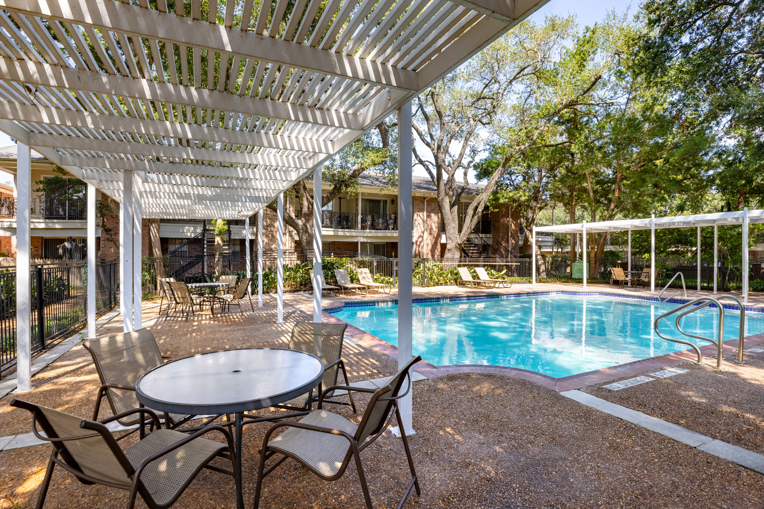 Amenities 6 | Colony Oaks Galleria Apartments