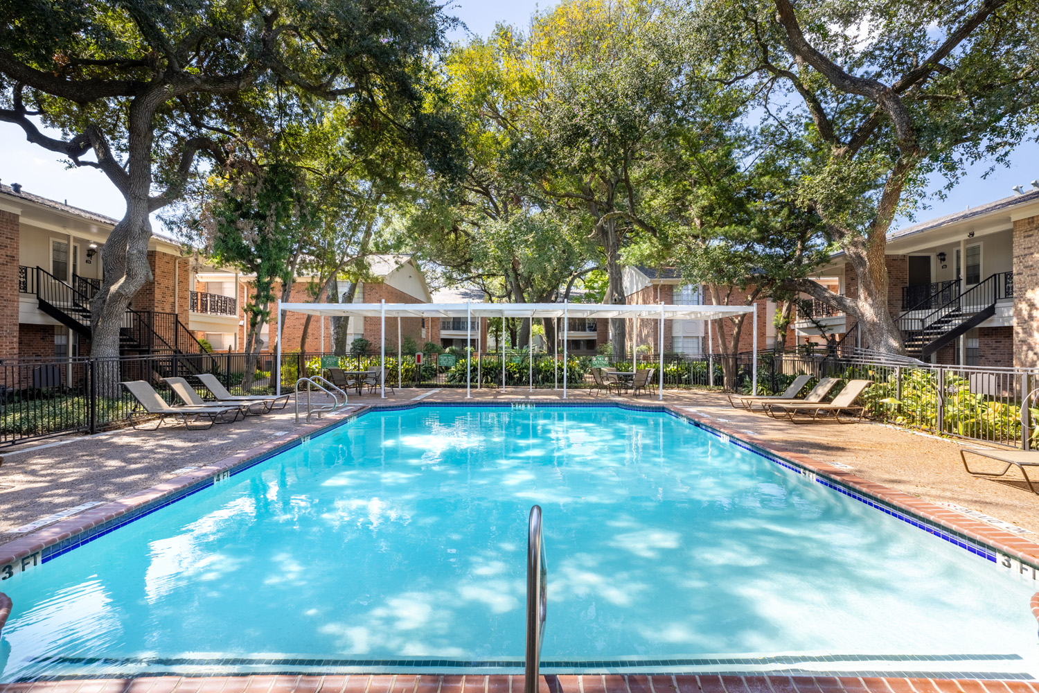 Amenities 2 | Colony Oaks Bellaire Apartments